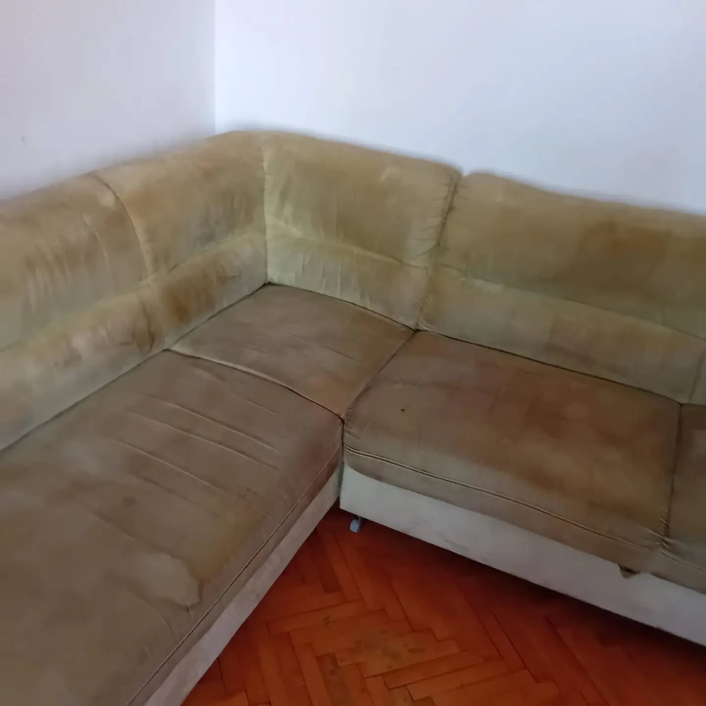 Velika kutna garnitura prije dubinskog čišćenja